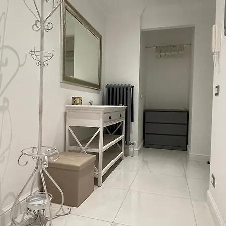 In The Heart Of 아파트 *